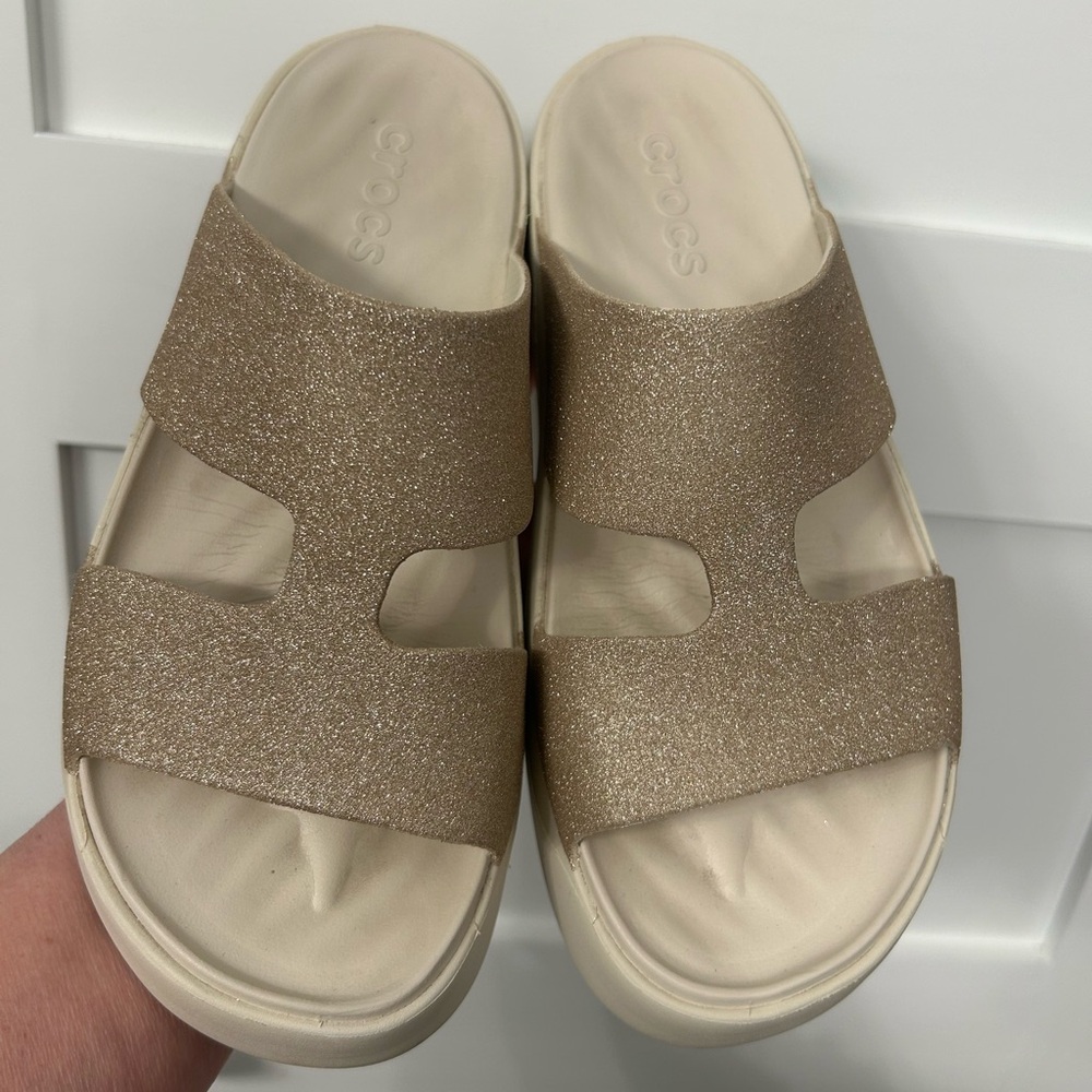 Crocs Getaway Platform Gold Glitter H-Strap Sandals Size 9 - Picture 2 of 11